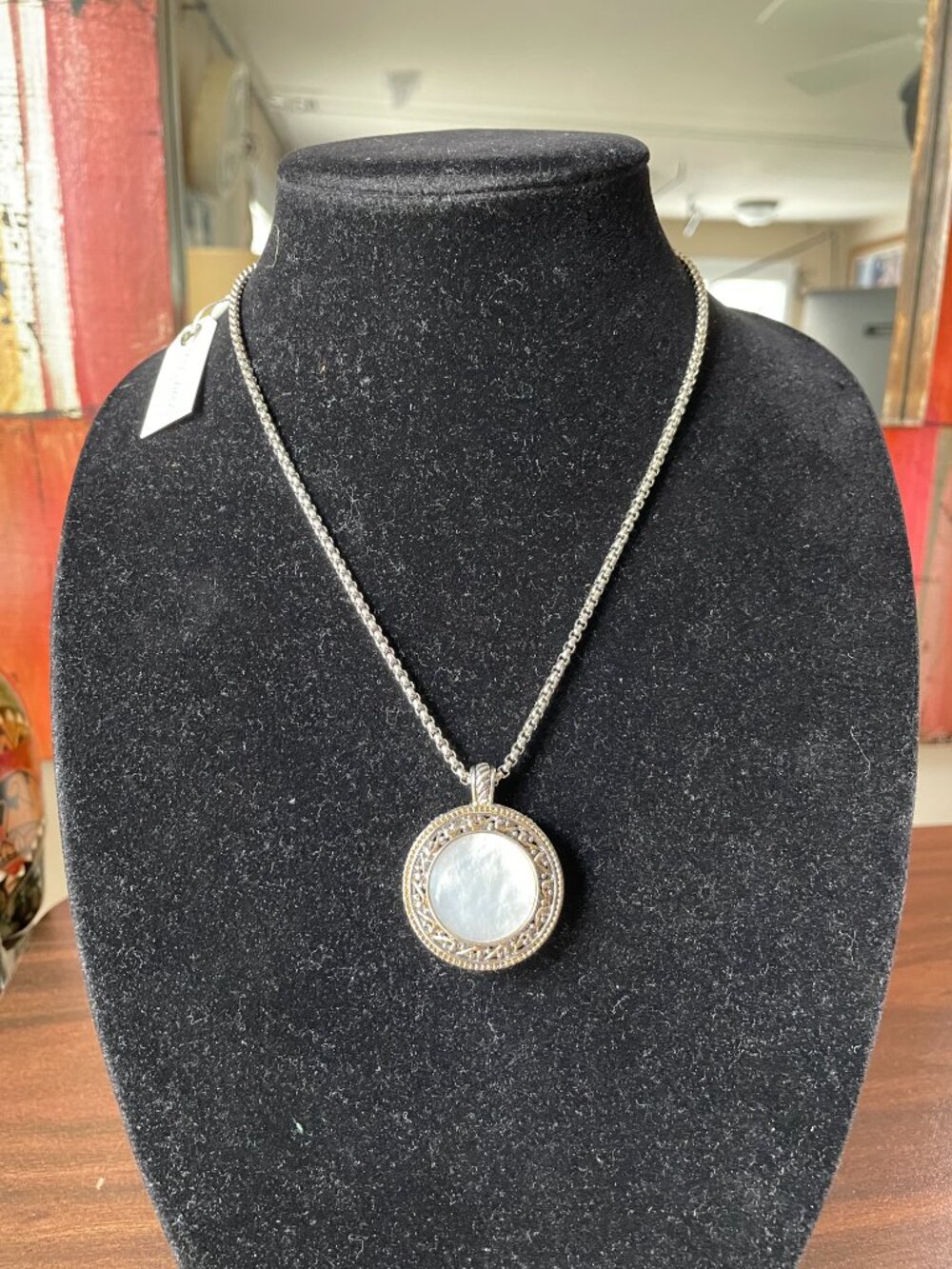 NWT Ming Wang Mother-of-Pearl Medallion Pendant Necklace